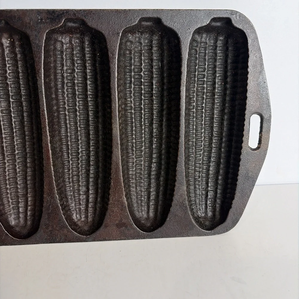 VTG Lodge 27 C Cast Iron 7 Ear Cornbread Corn Stick Pan USA